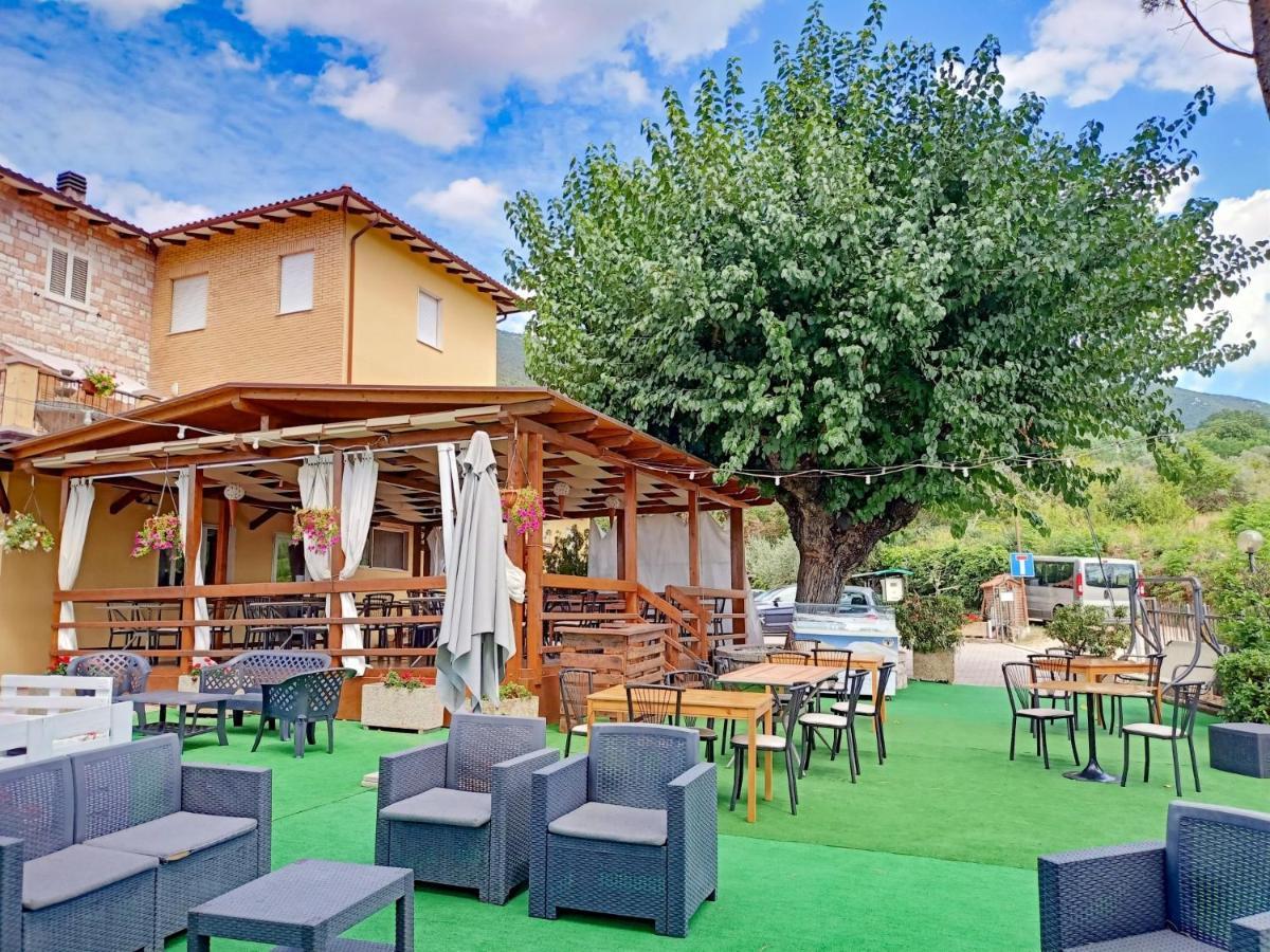 Viole Country Hotel Assisi Esterno foto