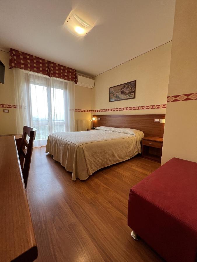 Viole Country Hotel Assisi Esterno foto