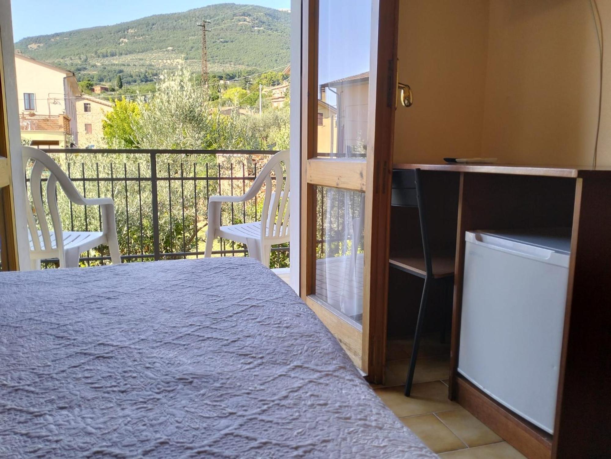 Viole Country Hotel Assisi Esterno foto