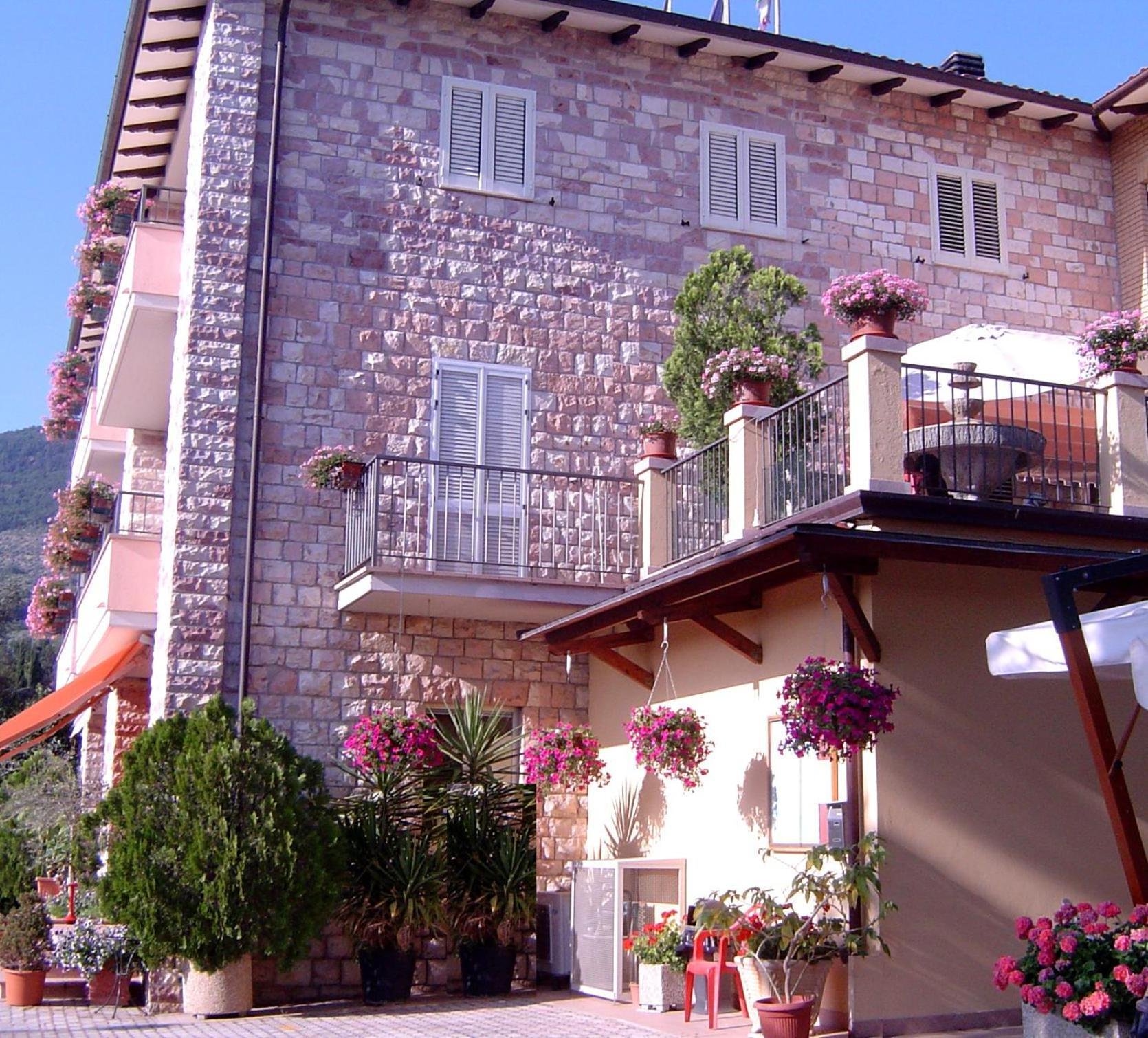 Viole Country Hotel Assisi Esterno foto